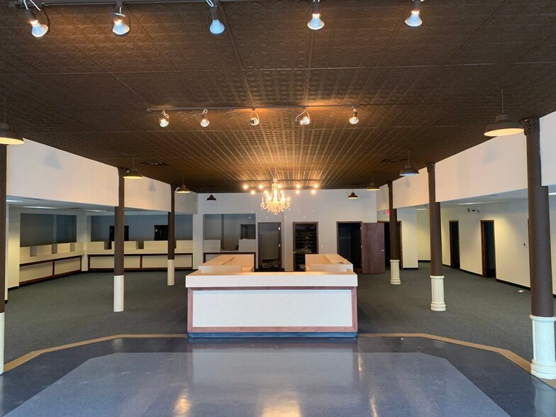 Primary Photo Of 711 Washington Ave, Bay City Medical For Lease