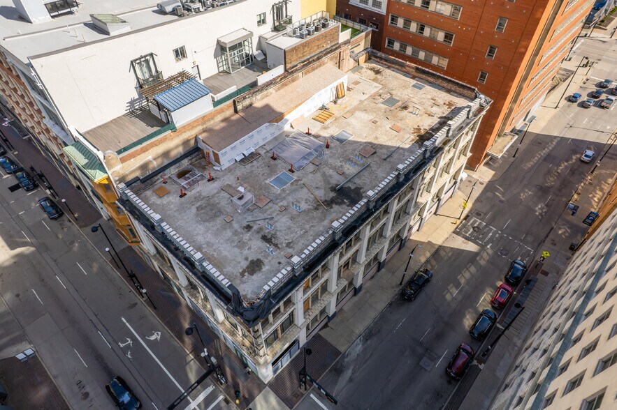 More Photos Of 33 W 4th St, Cincinnati Hotel For Sale