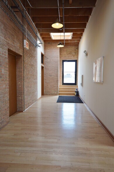 More Photos Of 1800-1814 W Cuyler Ave, Chicago Office For Lease
