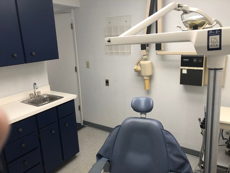 More Photos Of 3417 Tamiami Trl, Port Charlotte Medical For Sale