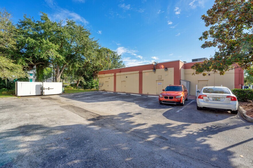 More Photos Of 241 S Westmonte Dr, Altamonte Springs Unknown For Lease