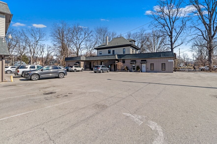 More Photos Of 2915 Frankfort Ave, Louisville Office For Lease