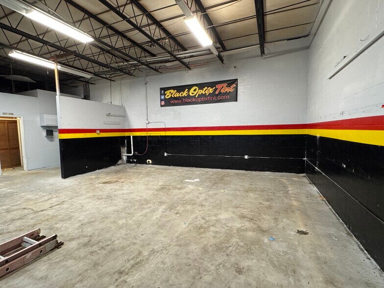 More Photos Of 5250 Avery Rd, New Port Richey Light Manufacturing For Lease