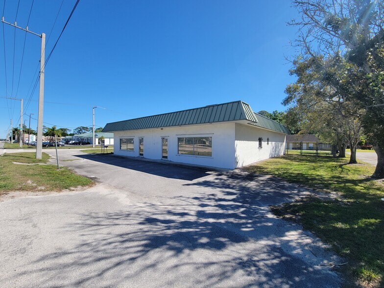 More Photos Of 1020 N Parrott Ave, Okeechobee Freestanding For Lease