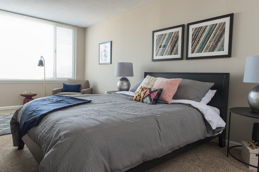 More Photos Of 657 S 3rd St, Louisville Apartments For Lease