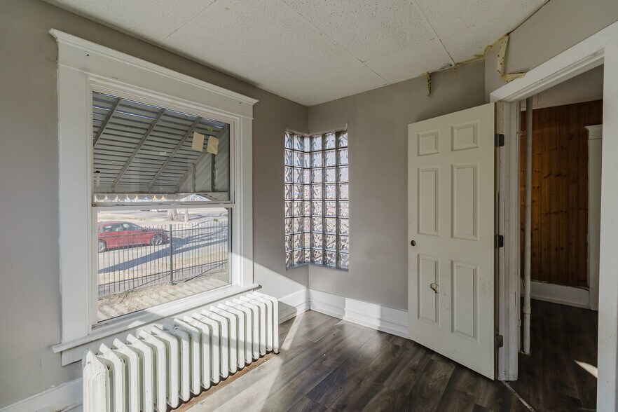 More Photos Of 638 N Broadway Ave, Wichita Multifamily For Sale