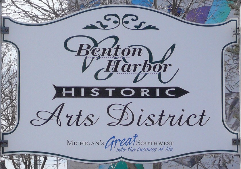 More Photos Of 124 Water St, Benton Harbor Apartments For Lease