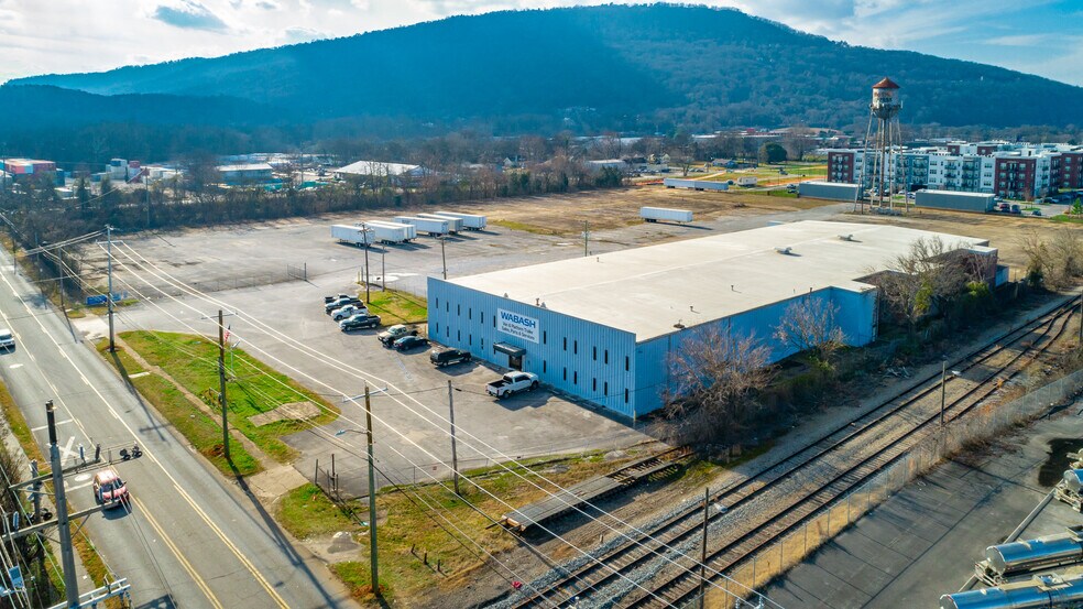 Primary Photo Of 3217 Alton Park Blvd, Chattanooga Truck Terminal For Lease