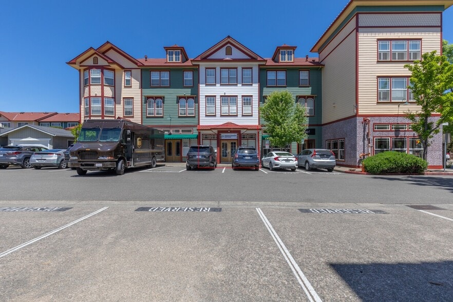 More Photos Of 220 Windsor River Rd, Windsor Apartments For Sale