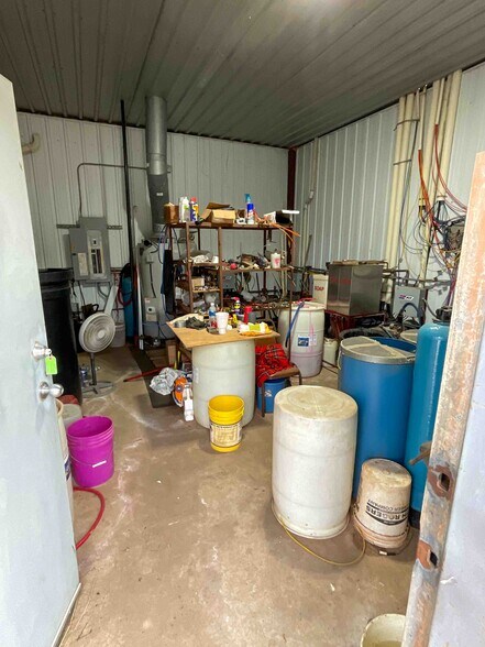 More Photos Of 600 Opal Ave, Clinton Carwash For Sale