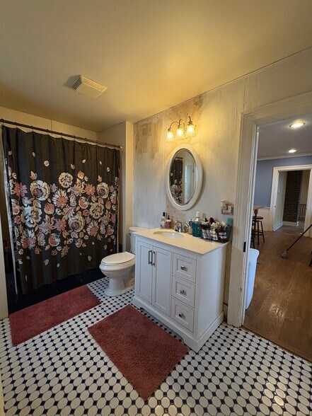 More Photos Of 2013 Beecher Rd, Plano Freestanding For Sale