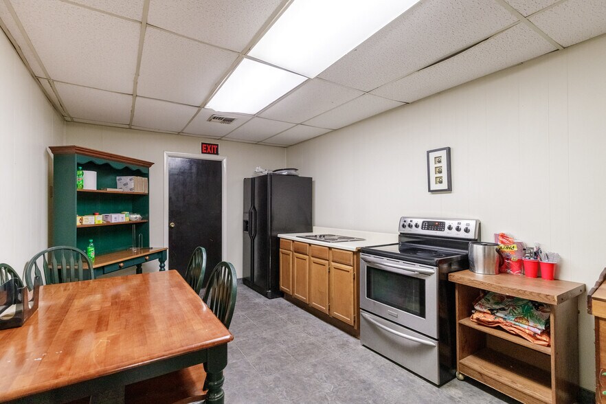 More Photos Of 3701 Apollo Rd, Corpus Christi Warehouse For Sale