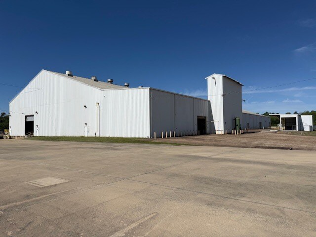 Primary Photo Of 602 Pershing Ave, Lufkin Warehouse For Sale
