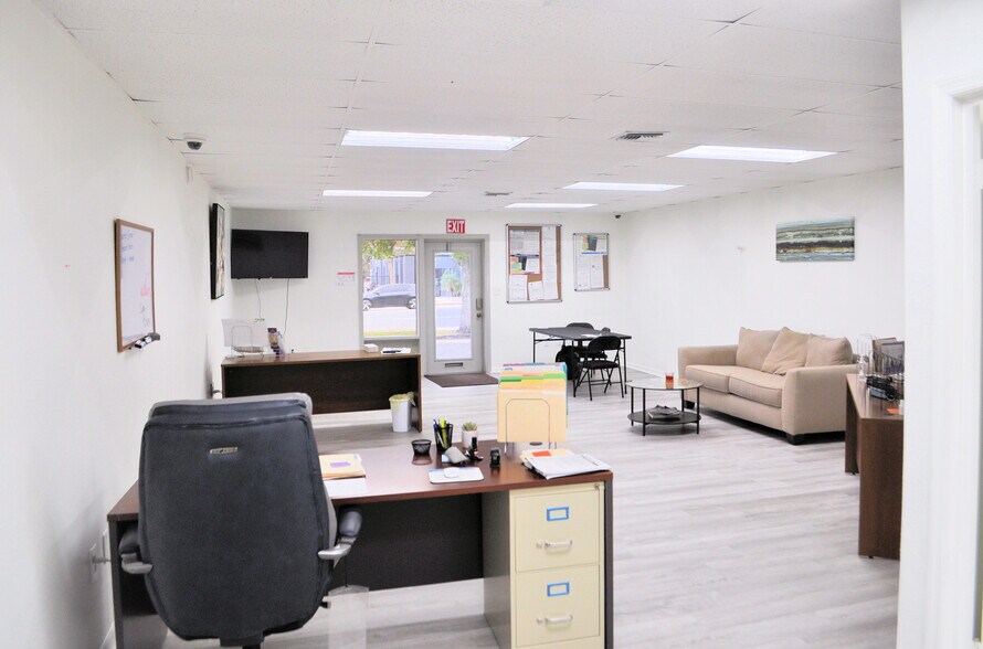 More Photos Of 2201 S French Ave, Sanford Storefront Retail Office For Lease