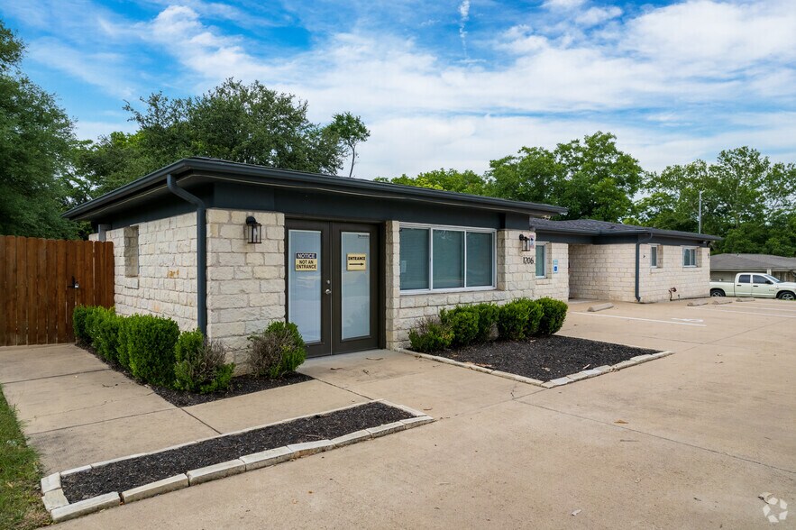 More Photos Of 1206 W Slaughter Ln, Austin Office For Lease