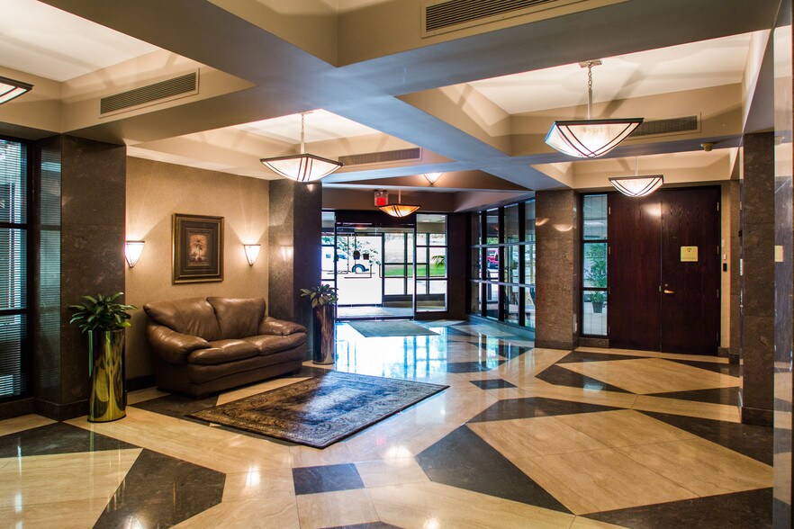 More Photos Of 14515 N Outer Forty, Chesterfield Office For Lease