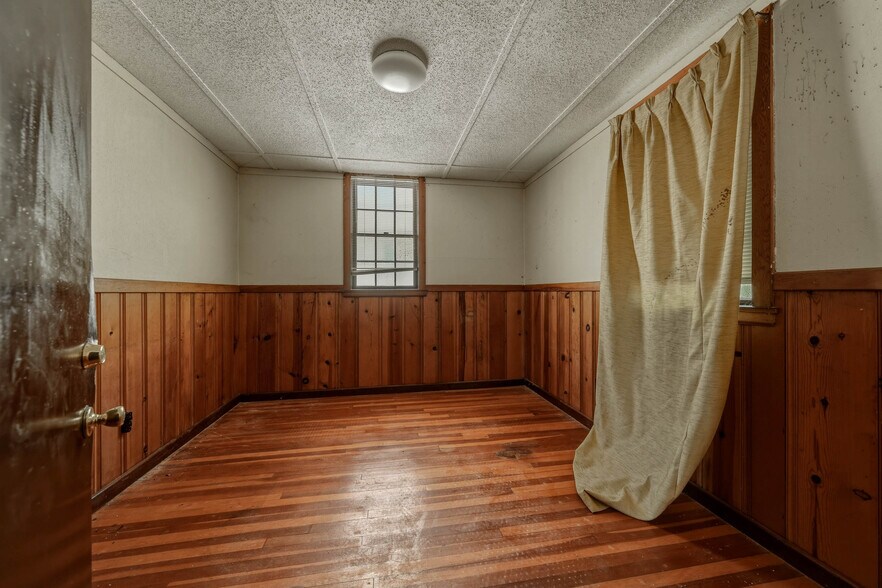 More Photos Of 12487 The Plaza, Clearlake Oaks Religious Facility For Sale