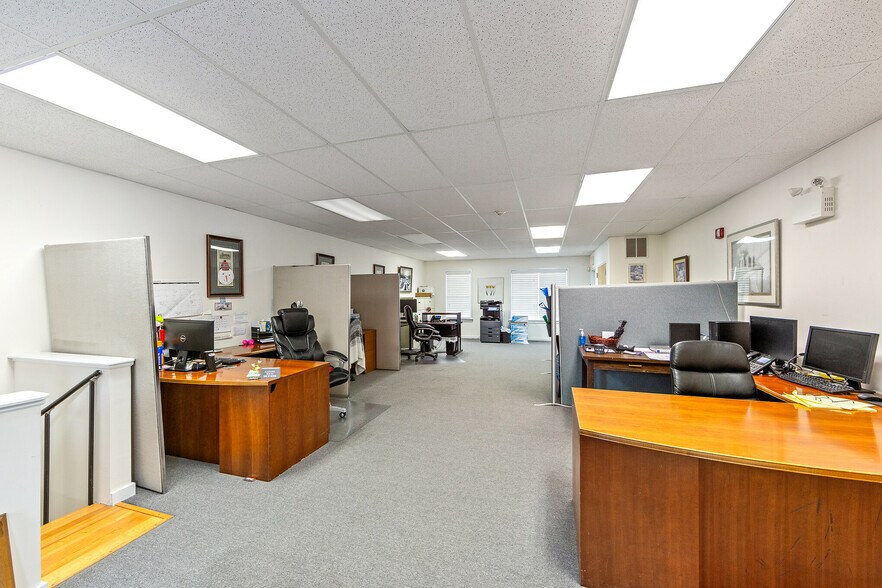 More Photos Of 23-34 Regency Plz, Glen Mills Medical For Sale