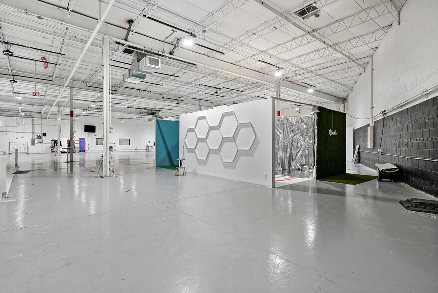 More Photos Of 4025-4039 S Western Blvd, Chicago Warehouse For Lease