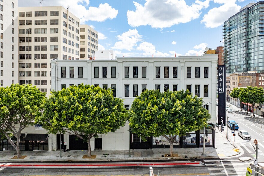 More Photos Of 700 S Main St, Los Angeles Office For Lease