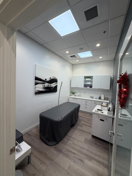 More Photos Of 8929 Madison Ave, Fair Oaks Freestanding For Lease