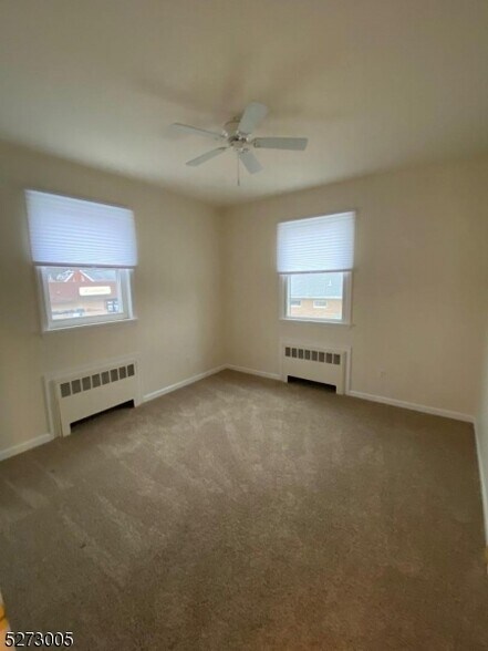 More Photos Of 207 Diamond Bridge Ave, Hawthorne General Retail For Sale