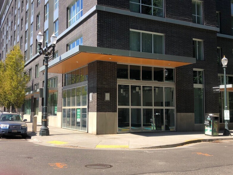 More Photos Of 325 NW Park Avenue, Portland Hotel For Lease