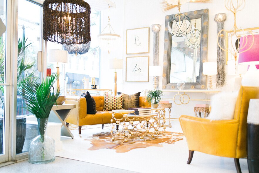 More Photos Of 493 King St, Charleston Storefront Retail Office For Lease