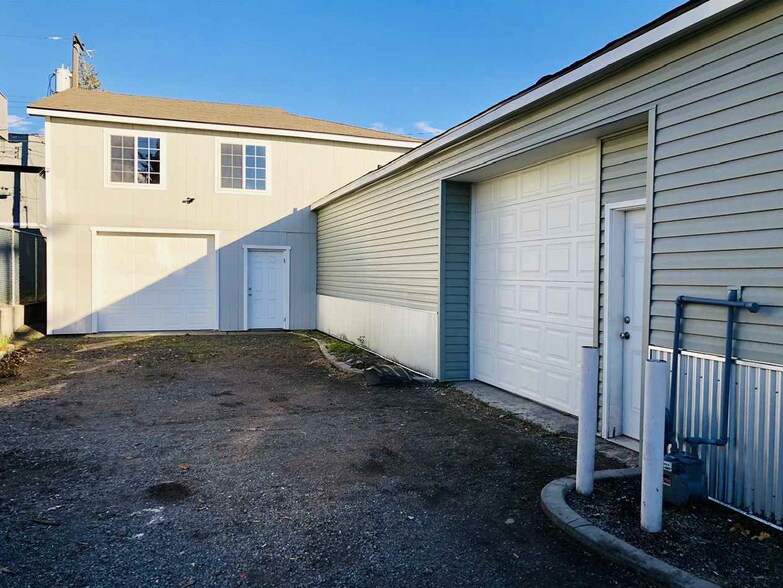More Photos Of 2940 N Crestline St, Spokane Warehouse For Sale