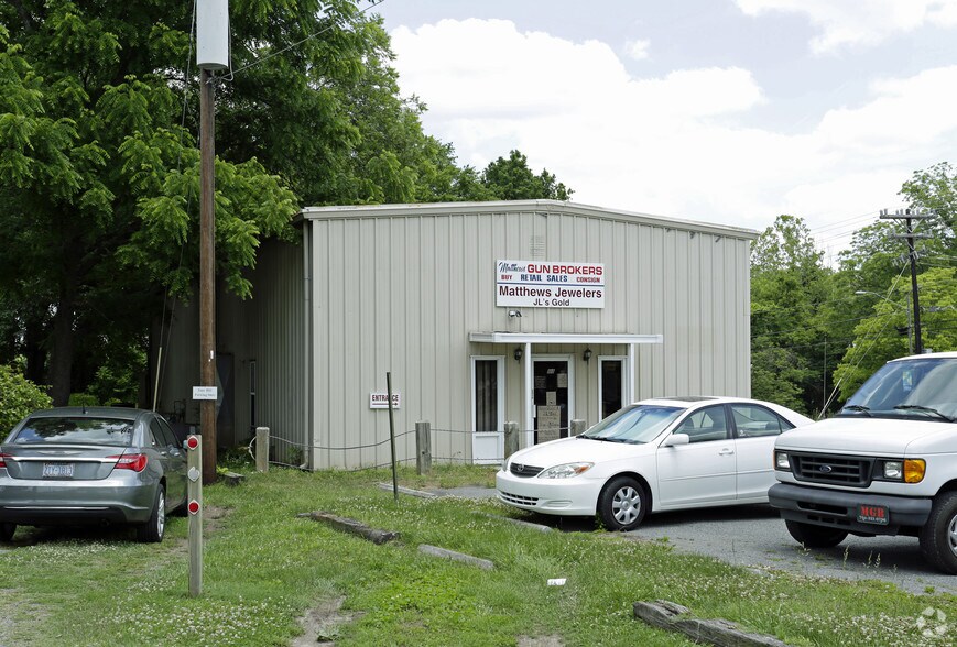 More Photos Of 100 W Matthews St, Matthews Warehouse For Lease