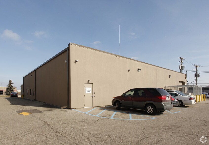 More Photos Of 2681-2687 Industrial Row Dr, Troy Research And Development For Lease
