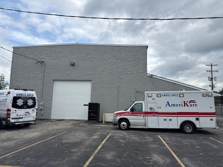 More Photos Of 3875-3883 E Livingston Ave, Columbus Warehouse For Lease
