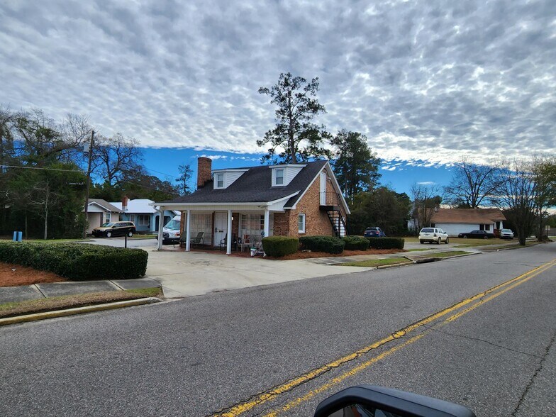 Primary Photo Of 900 Baker Ave, Augusta Office For Sale