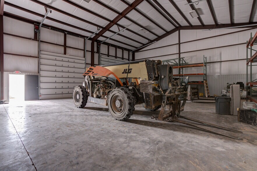 More Photos Of 716 U.S. 385 S hwy, Seminole Industrial For Sale