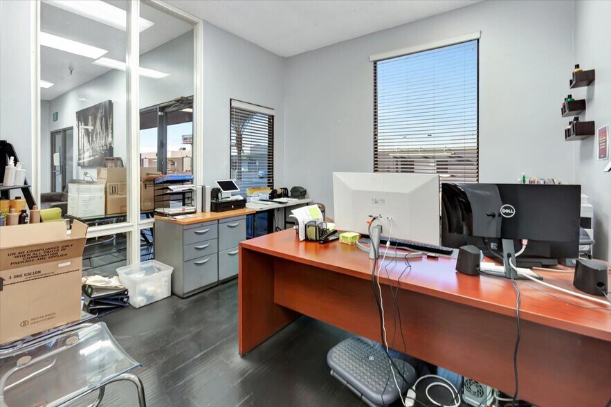 More Photos Of 1061 S Melrose St, Placentia Warehouse For Sale