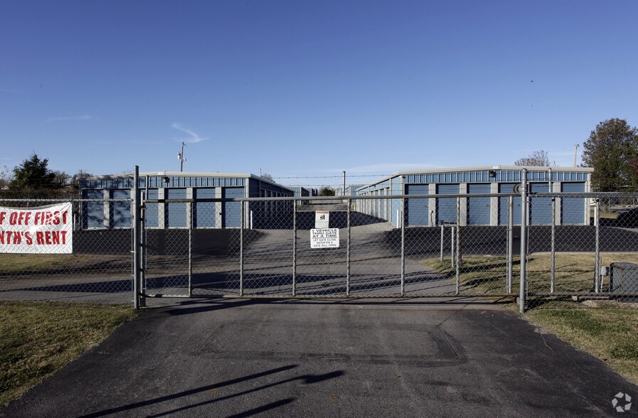 More Photos Of 10005 E 126th St, Collinsville Self Storage For Sale