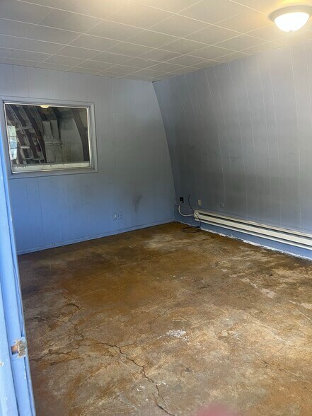 More Photos Of 1987 Farm To Market Rd, Kalispell Industrial For Lease
