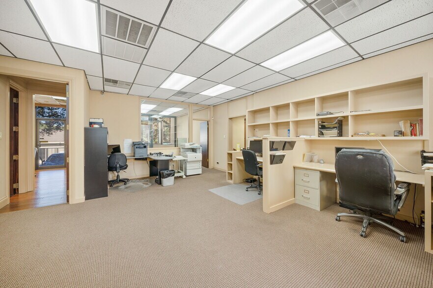 More Photos Of 10924 Vance Jackson Rd, San Antonio Medical For Lease