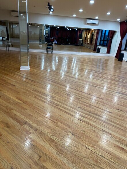 More Photos Of 1219 Quentin Rd, Brooklyn Storefront Retail Office For Lease