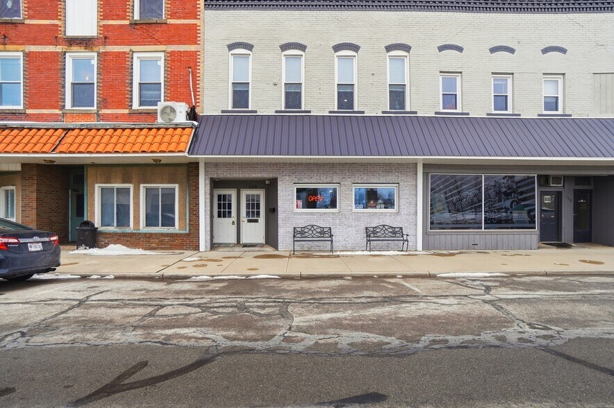 More Photos Of 110 W Main St, Deshler Storefront For Sale