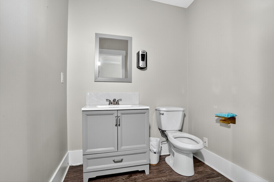 More Photos Of 1499 Alpharetta Hwy, Alpharetta Office For Lease