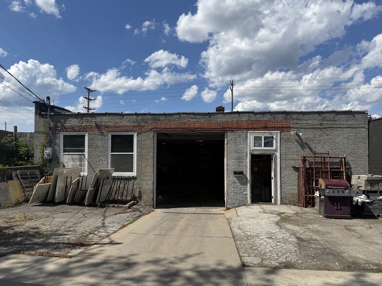 More Photos Of 4418 Mayfield Rd, Cleveland Freestanding For Sale