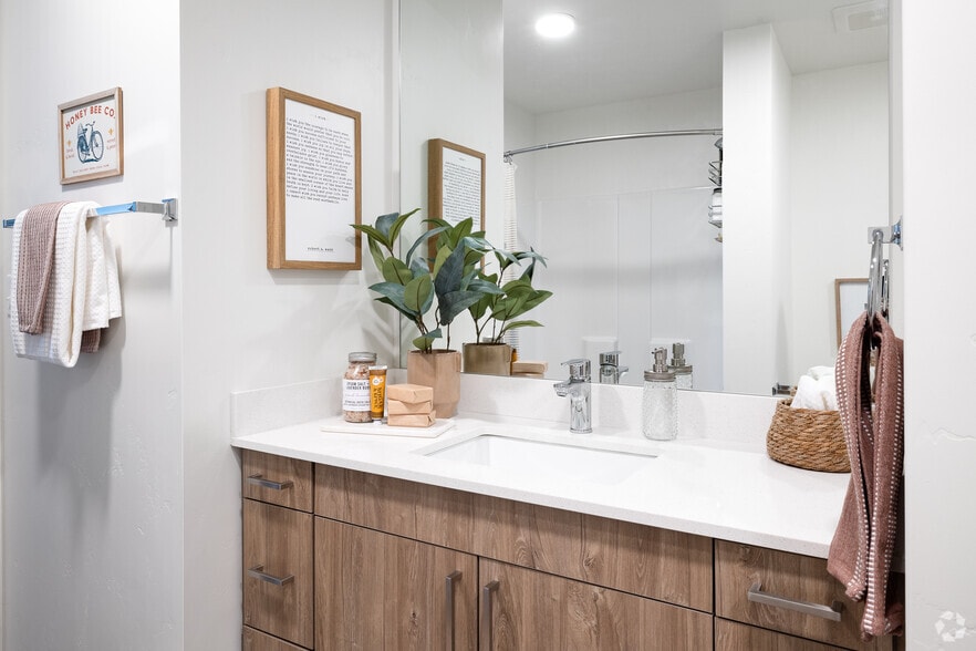 More Photos Of 3040 S South Fork Blvd, Idaho Falls Apartments For Sale