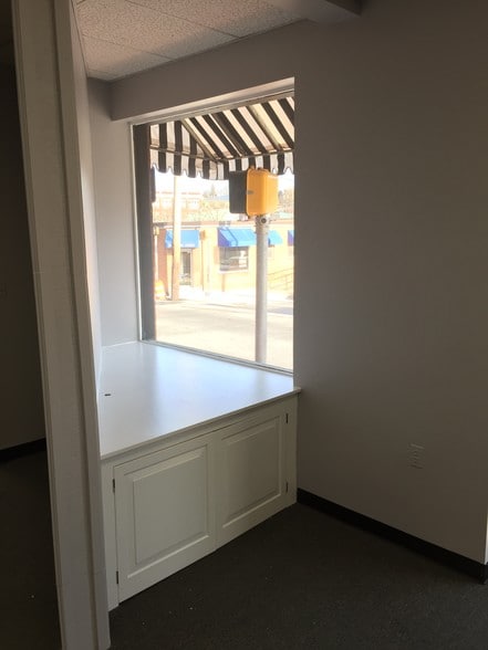 More Photos Of 28 Liberty St, Westminster Apartments For Lease