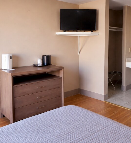 More Photos Of 42666 Highway 23, Venice Hotel For Sale
