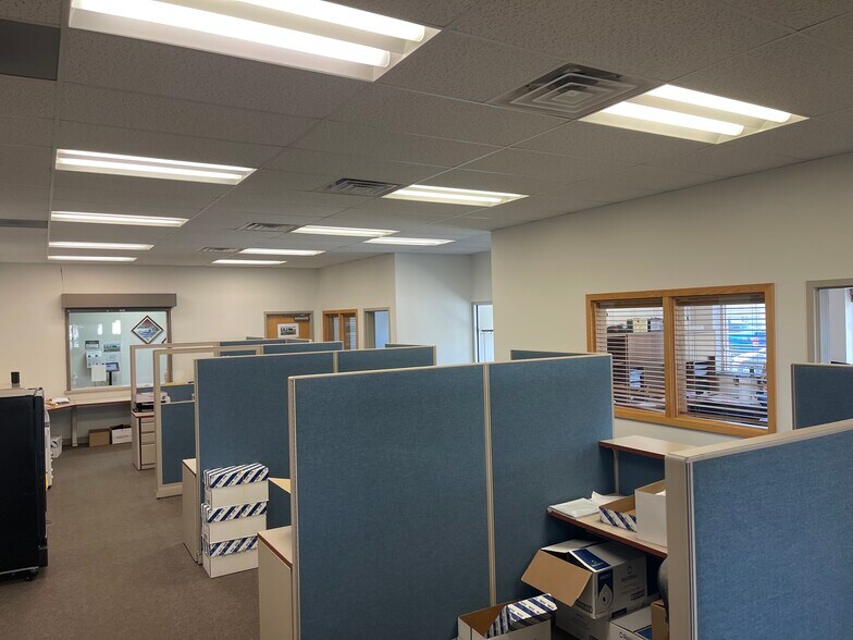 More Photos Of 2325 Sybrant Rd, Traverse City Warehouse For Lease