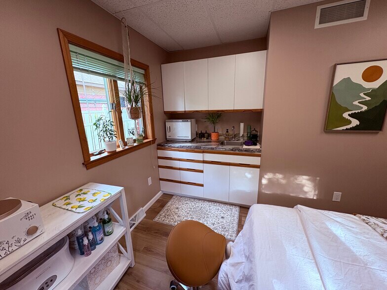 More Photos Of 822 Davison Rd, Lockport Coworking Space