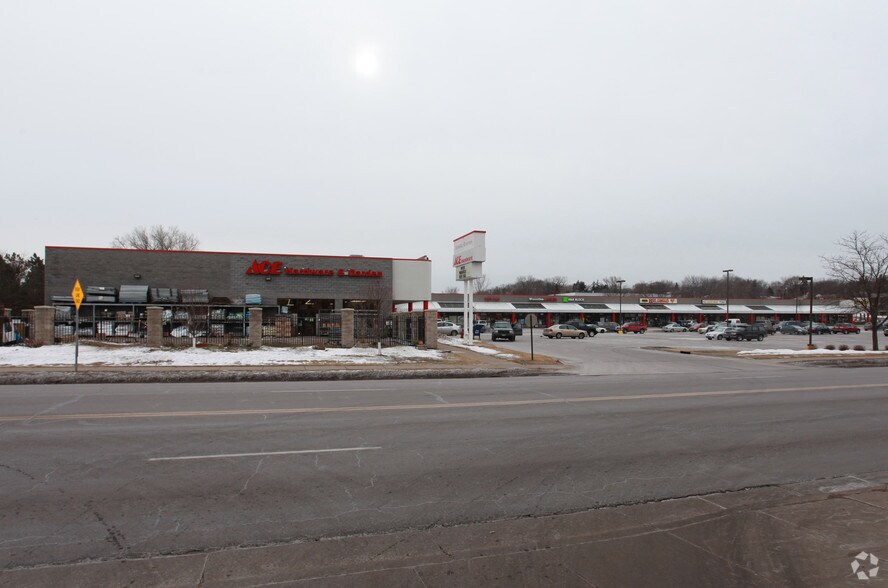 More Photos Of 3520-3566 N Winnetka Ave, New Hope Unknown For Lease