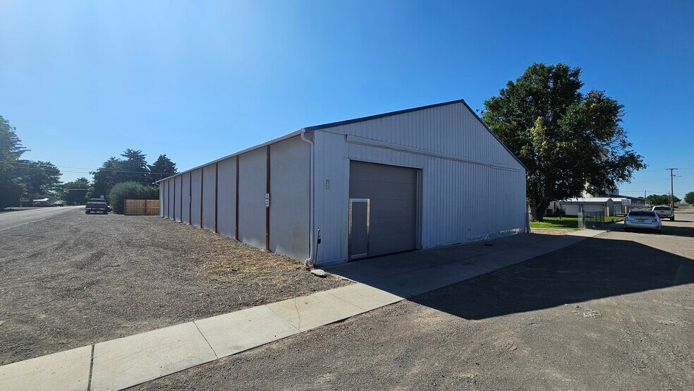 Primary Photo Of 288 Main St S, Hansen Warehouse For Lease