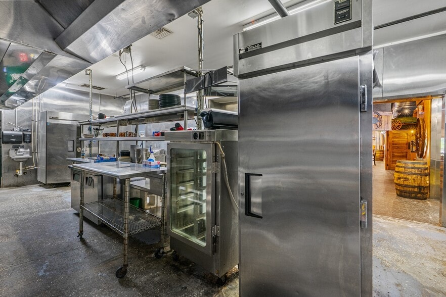 More Photos Of 4170 Us-1 Hwy, Edgewater Restaurant For Lease